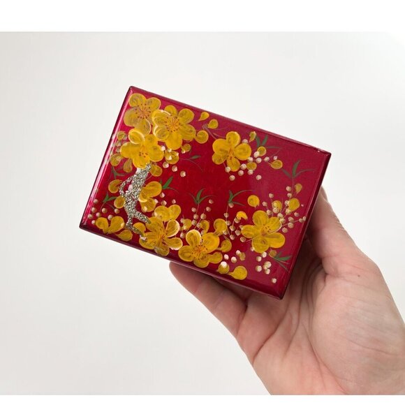 Lovely Black, Gold & Red Lacquerware Vintage Japanese Red Velvet Jewelry Box - Picture 1 of 10